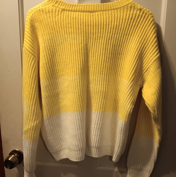 🤠ALYA Sweater Size Small - Picture 4 of 4